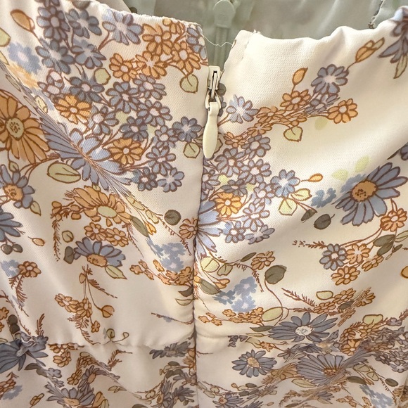 Abercrombie Tie-Front Midi Dress - Picture 4 of 9